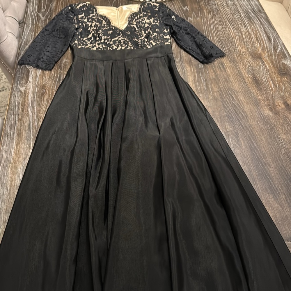Eliza J Black Top Lace Flare Dress size 6 - Picture 4 of 7